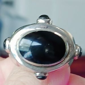925 Vintage Silver Onyx Ring Lots of Silver. Size 7
